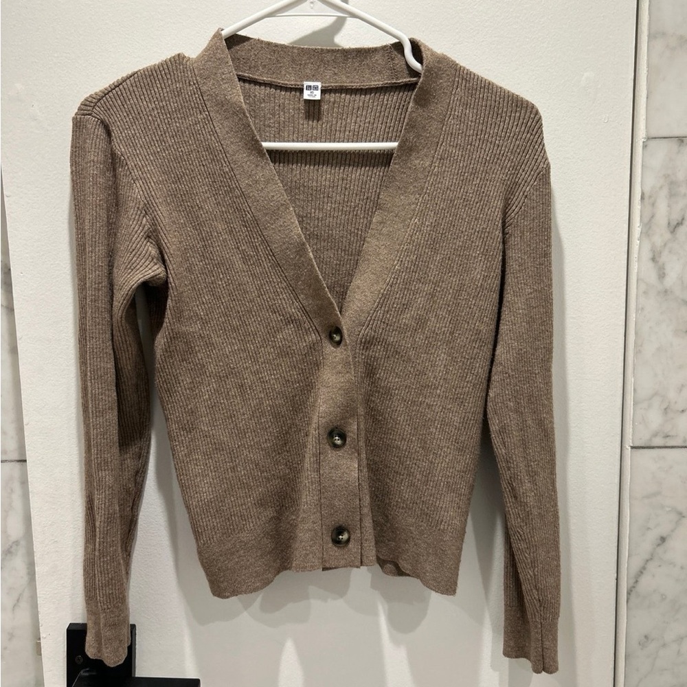 UNIQLO cardigan brand new without tags size xs